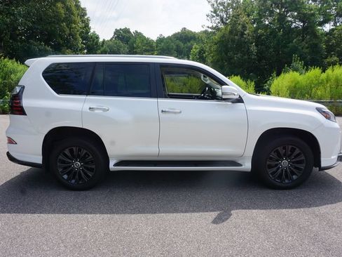 Used 2023 Lexus GX 460 Premium w/ Accessory Package AWD/4WD image 25