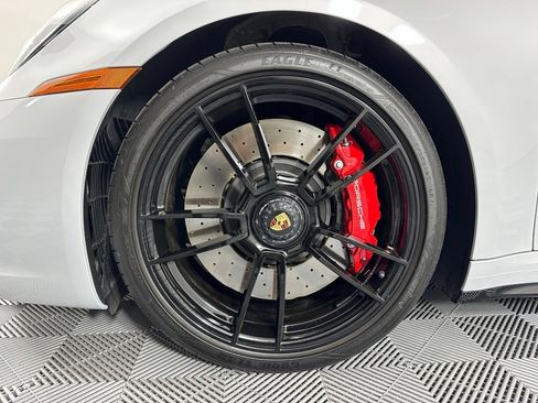 Certified 2024 Porsche 911 Targa 4S AWD/4WD image 18