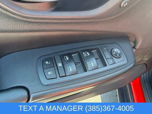 Used 2019 Jeep Cherokee Trailhawk AWD/4WD image 20