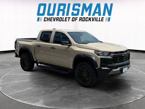 Used 2023 Chevrolet Colorado Trail Boss w/ Technology Package AWD/4WD image 1