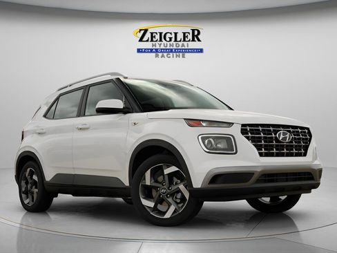 New 2026 Hyundai Venue SEL FWD image 1