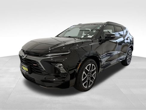 Used 2025 Chevrolet Blazer RS image 1