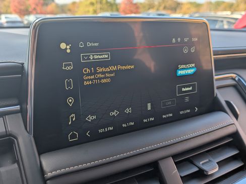 Used 2023 GMC Yukon SLT w/ SLT Luxury Package image 31