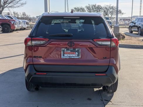 Used 2024 Toyota RAV4 LE image 7