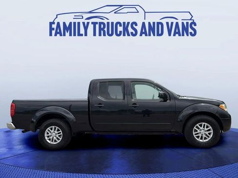 Used 2017 Nissan Frontier SV image 6