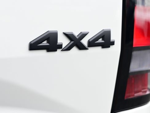 New 2026 Nissan Frontier SV w/ All-Weather Content Package image 11