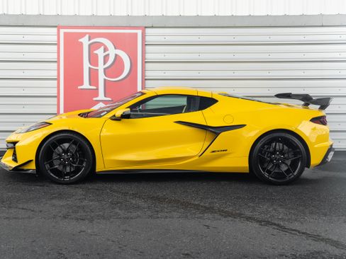 Used 2025 Chevrolet Corvette Z06 w/ Stealth Interior Trim Package image 44