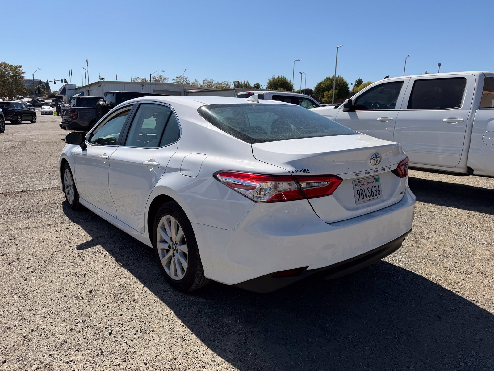 Used 2019 Toyota Camry LE FWD image 3