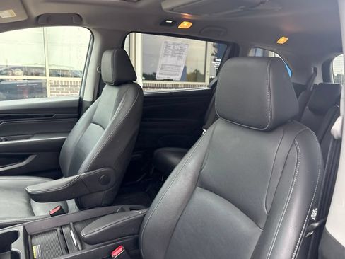 Used 2023 Honda Odyssey Touring image 12