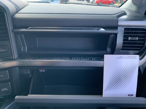 Used 2024 Ford F250 Lariat w/ Sport Appearance Package image 31