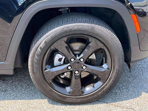 Certified 2023 Jeep Grand Cherokee Altitude AWD/4WD image 13
