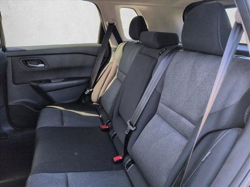 Used 2024 Nissan Rogue SV image 15