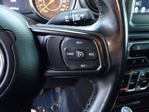 Used 2022 Jeep Gladiator Sport image 13