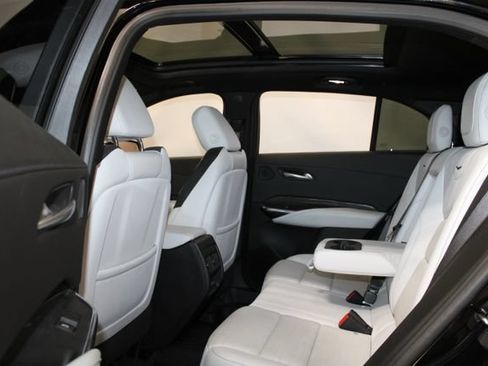 Used 2024 Cadillac XT4 Sport AWD/4WD image 8
