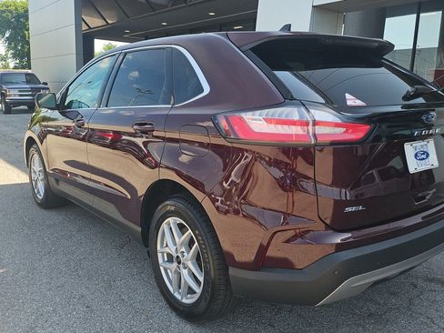 Used 2024 Ford Edge SEL AWD/4WD image 3