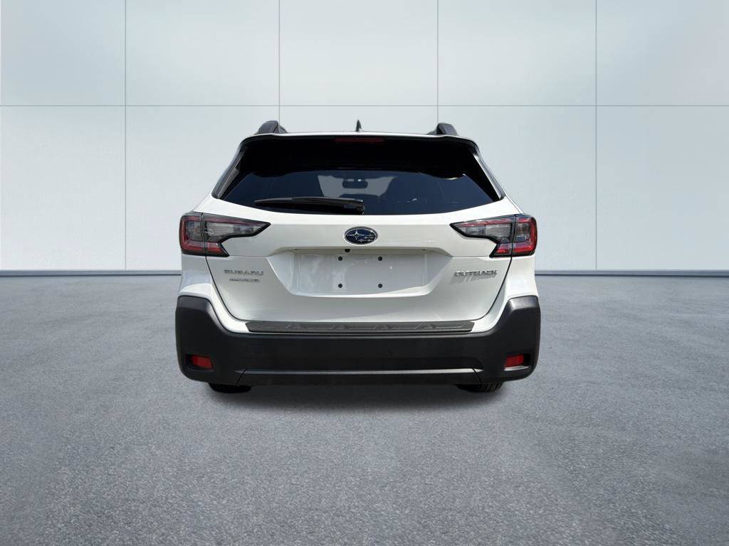 Used 2025 Subaru Outback Premium AWD/4WD image 6