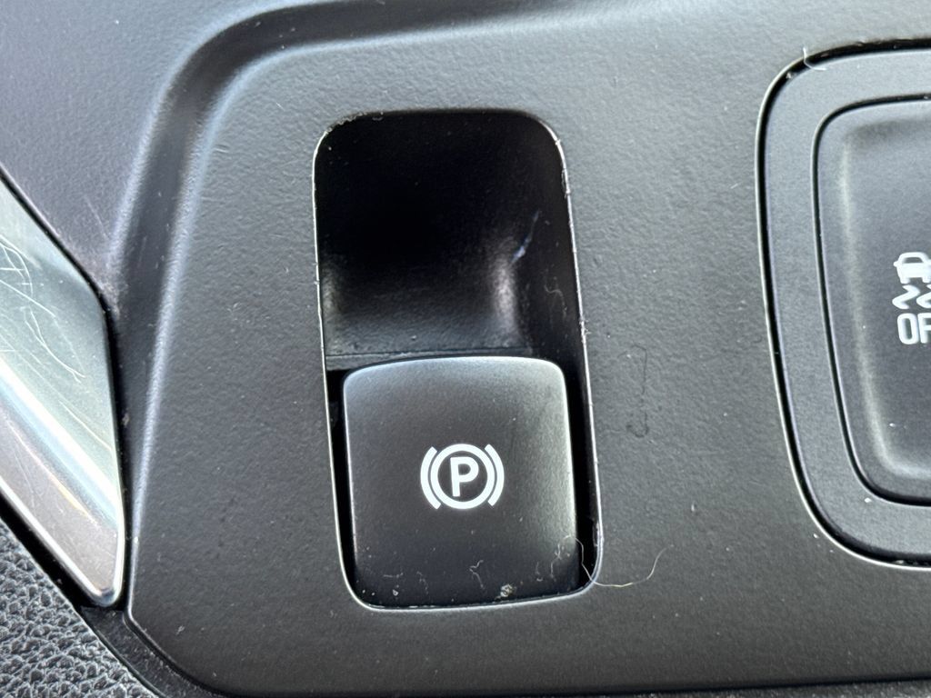 Used 2019 Chevrolet Traverse LT w/ LT Premium Package AWD/4WD image 53
