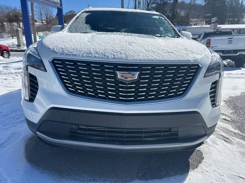 Used 2022 Cadillac XT4 Premium Luxury w/ Enhanced Visibility Package image 3