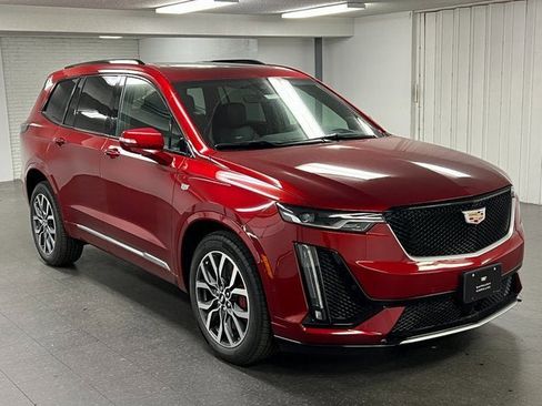 New 2025 Cadillac XT6 Sport w/ Technology Package image 2