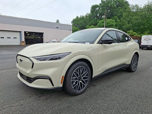 New 2025 Ford Mustang Mach-E Premium image 3