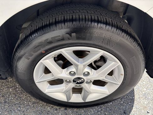 Used 2025 Kia Soul LX w/ LX Technology Package FWD image 23