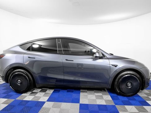 Used 2023 Tesla Model Y Long Range image 4