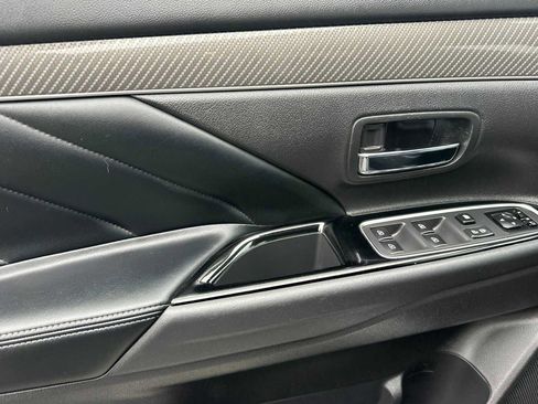 Used 2019 Mitsubishi Outlander GT image 34