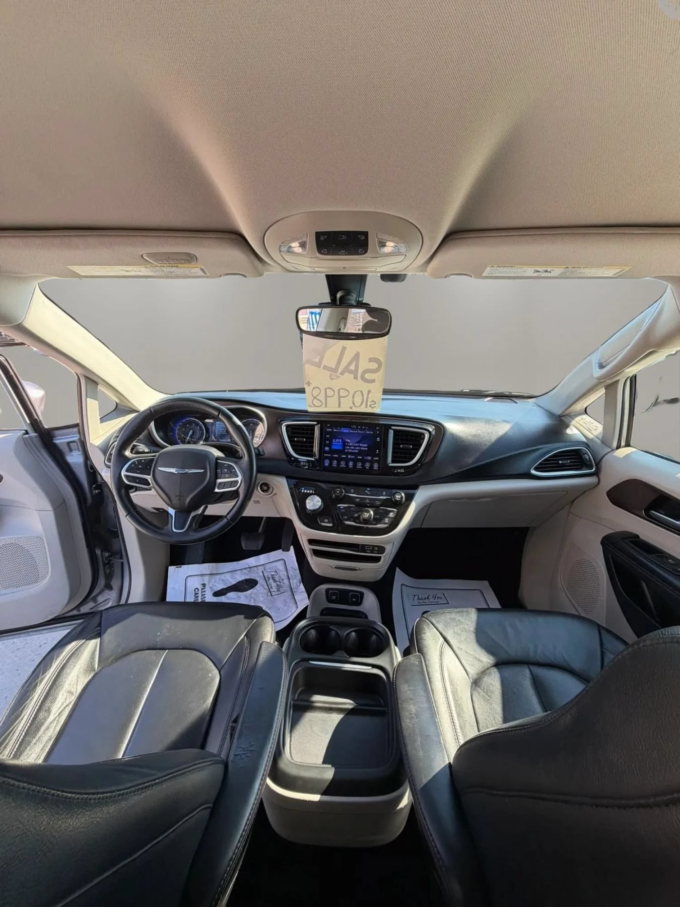 Used 2017 Chrysler Pacifica Touring-L w/ Tire & Wheel Group FWD image 17