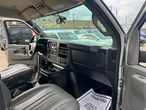 Used 2017 Chevrolet Express 3500 LS image 39