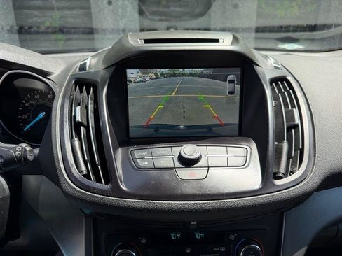 Used 2017 Ford Escape SE w/ Equipment Group 201A AWD/4WD image 15