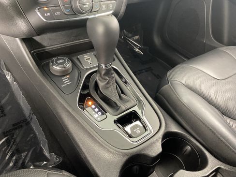 Used 2020 Jeep Cherokee Limited AWD/4WD image 29