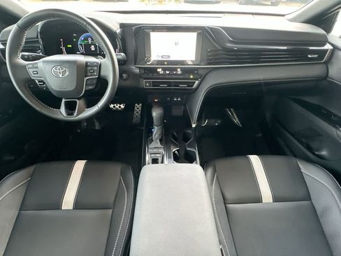Used 2025 Toyota Camry SE FWD image 24