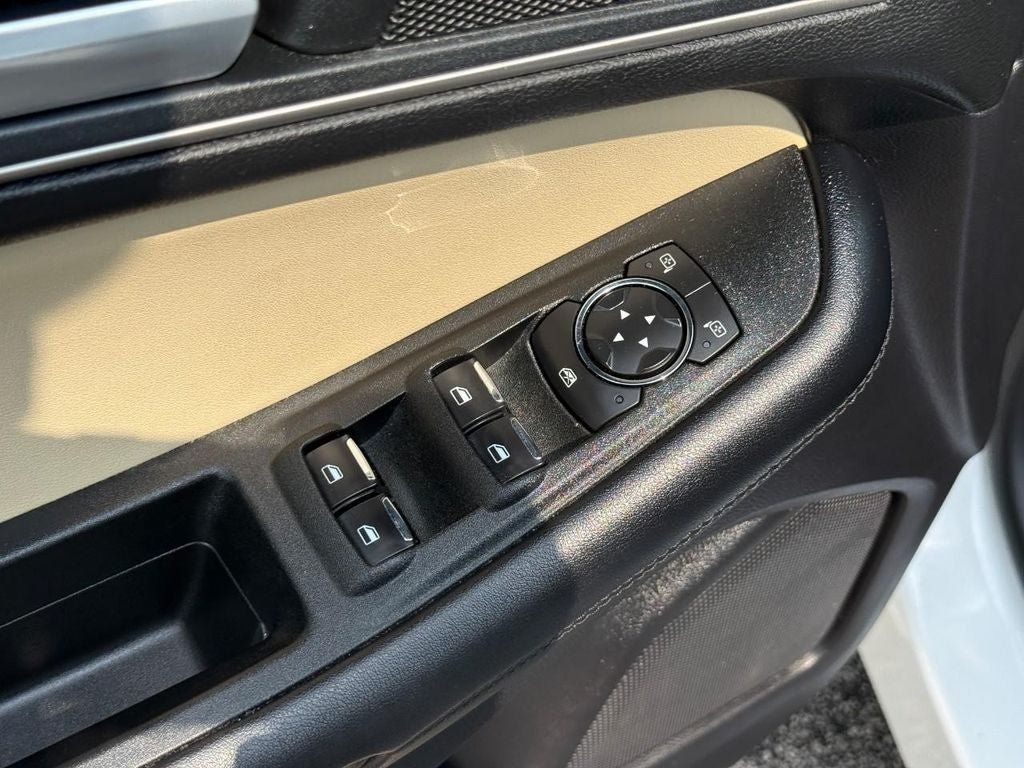 Used 2022 Ford Edge SEL w/ Convenience Package AWD/4WD image 17