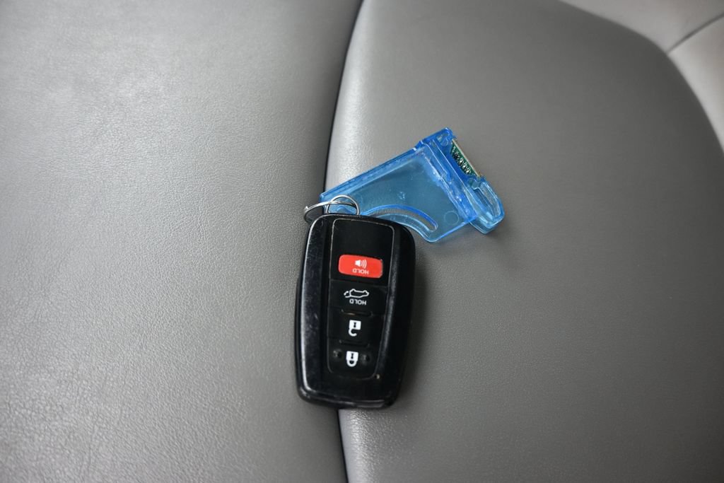 Used 2019 Toyota RAV4 Limited w/ Carpet Mat Package AWD/4WD image 53