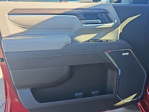 New 2026 GMC Sierra 2500 SLT w/ SLT Premium Package image 11