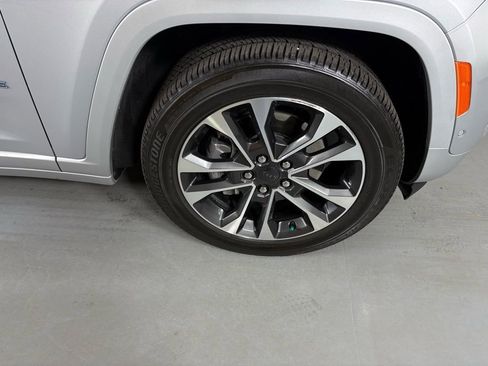 Used 2022 Jeep Grand Cherokee Overland w/ Luxury Tech Group IV image 10