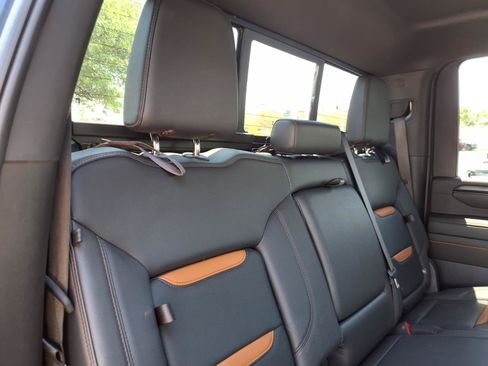 Used 2024 GMC Sierra 2500 AT4 w/ Technology Package AWD/4WD image 16