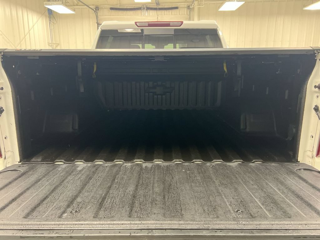 Used 2022 Chevrolet Silverado 1500 LT AWD/4WD image 24