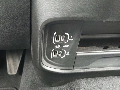 Used 2024 RAM 2500 Big Horn w/ Safety Group image 35