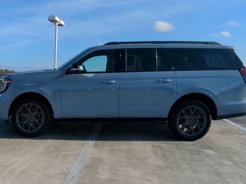 New 2026 Ford Expedition Max Platinum w/ Stealth Appearance Package AWD/4WD image 16