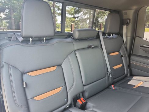 Certified 2025 GMC Sierra 1500 AT4 w/ AT4 Premium Package AWD/4WD image 11