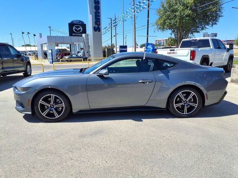 Used 2025 Ford Mustang Coupe RWD image 5