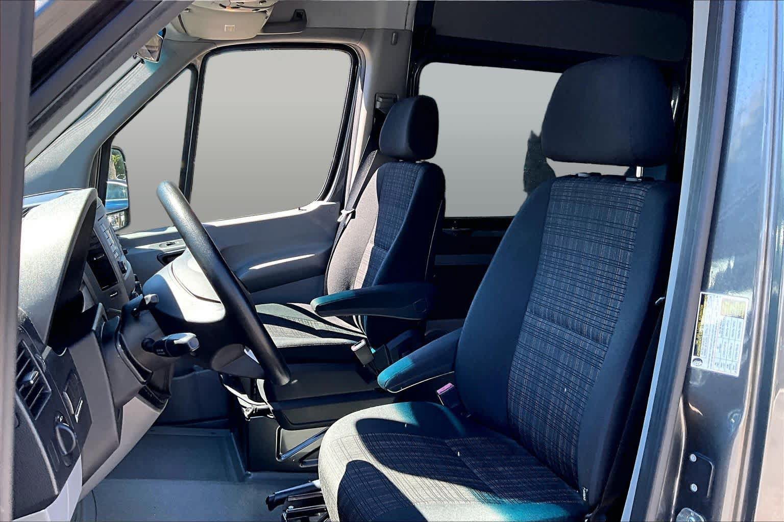 Used 2016 Mercedes-Benz Sprinter 2500 image 8