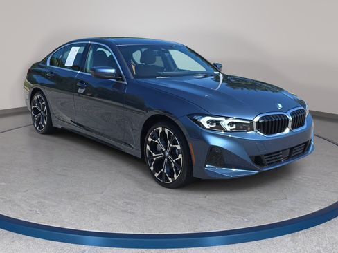 Used 2026 BMW 330i Sedan w/ Premium Package RWD image 3
