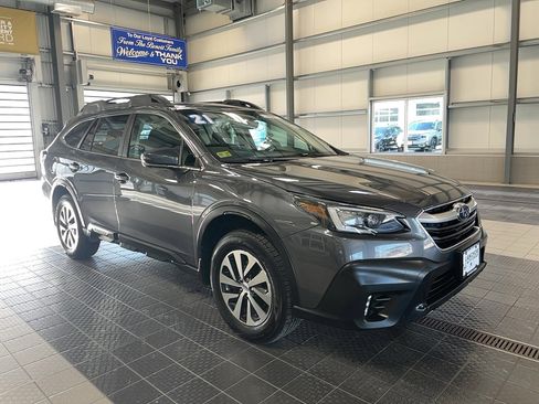 Used 2021 Subaru Outback Premium image 1