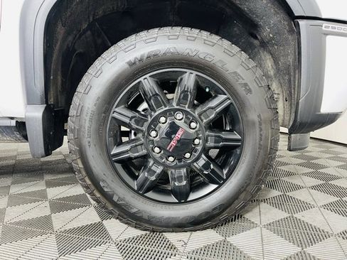 Used 2025 GMC Sierra 2500 AT4 w/ AT4 Premium Plus Package image 6