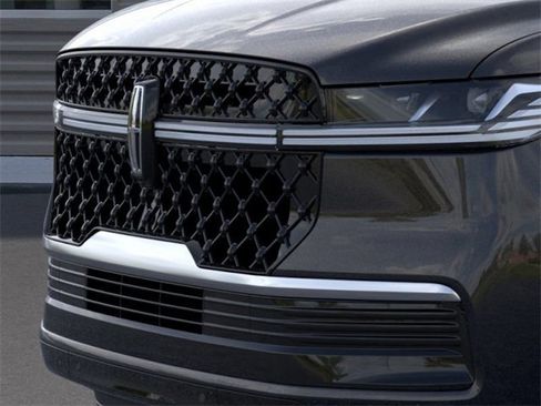 New 2025 Lincoln Navigator Reserve w/ Jet Appearance Package image 17