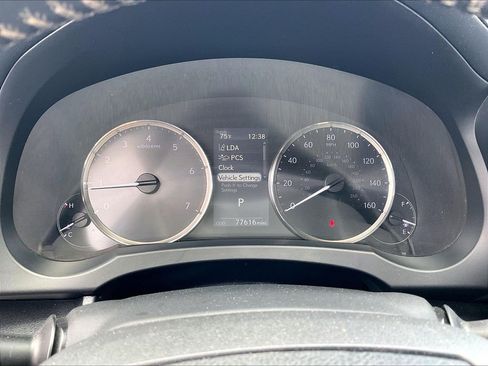 Used 2017 Lexus IS 200t w/ Premium Package RWD image 24