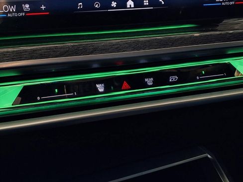 Used 2024 BMW 740i image 23