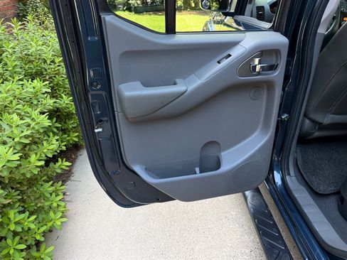 Used 2019 Nissan Frontier SL AWD/4WD image 51